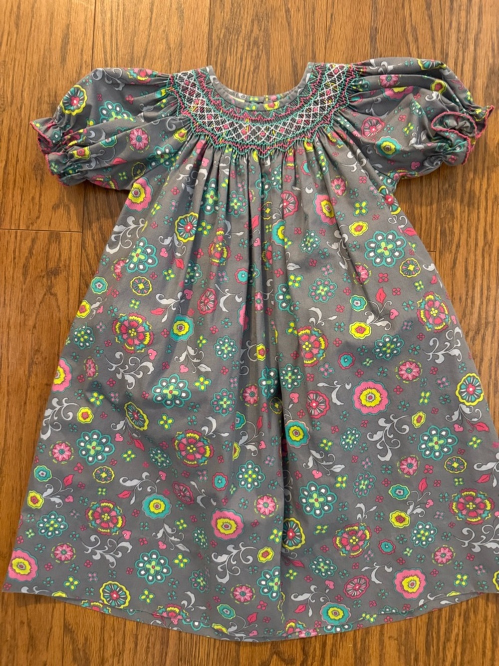 Le Za Me Smocked Gray Floral Dress VGUC